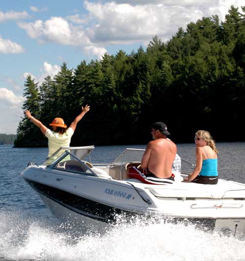 boating-on-lake