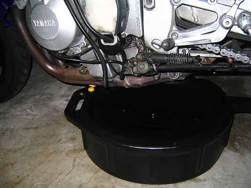 yamaha-motorcycle-oil-change