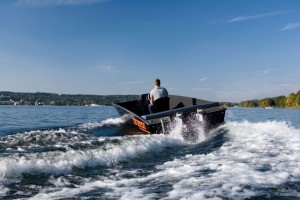 outboard-engine-electric-torqeedo