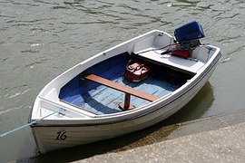 outboard motor boat