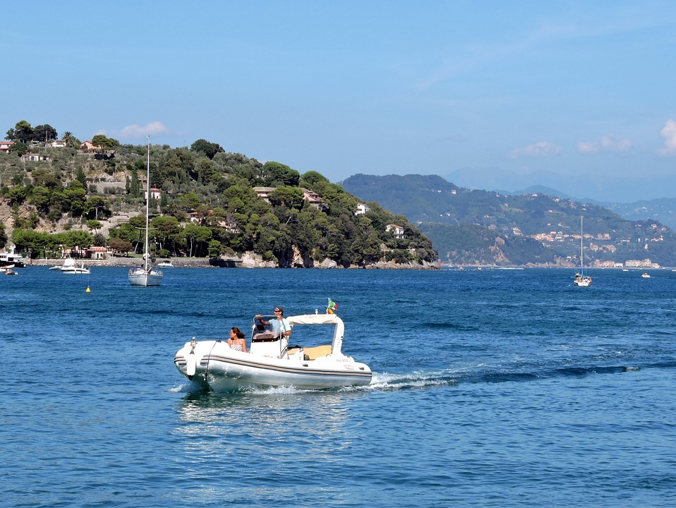 speed boat on water