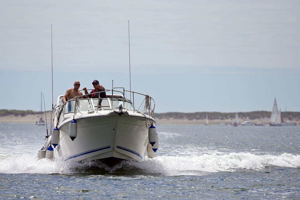 speed boat